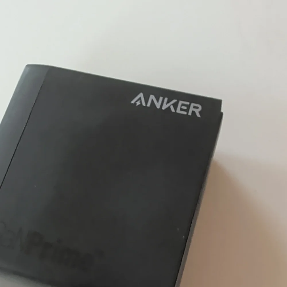 Anker 100w Charging Hub with Suction Housing